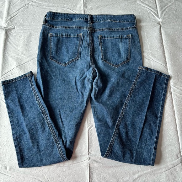 Old Navy Medium Wash Super Skinny Jeans - Picture 3 of 4